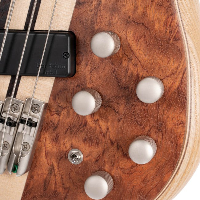 CORT
BAJO ELÉCTRICO MULTI SCALE CORT A5 BEYOND 5 CUERDAS OPEN PORE BUBINGA NATURAL
Modelo: A5BEYOND-OPBN